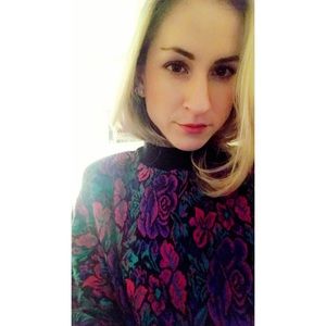 Meet your Posher, Laura